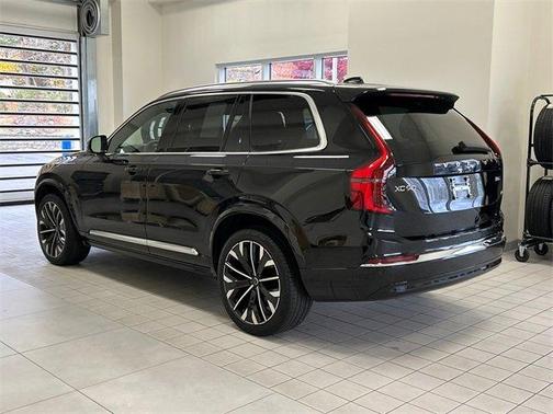 2025 Volvo XC90 B6 Plus 7-Seater