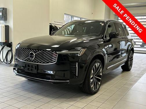 2025 Volvo XC90 B6 Plus 7-Seater