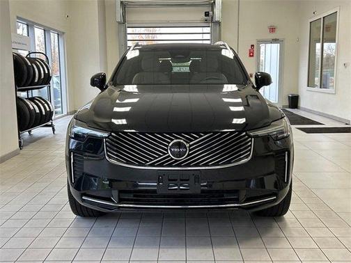 2025 Volvo XC90 B6 Plus 7-Seater