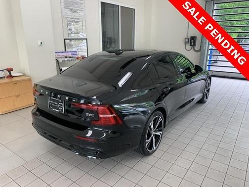 2024 Volvo S60 B5 Core Dark Theme
