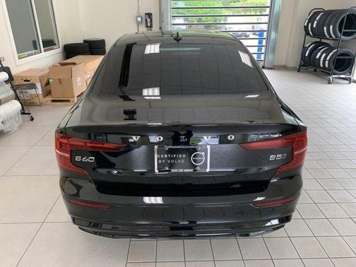 2024 Volvo S60 B5 Core Dark Theme