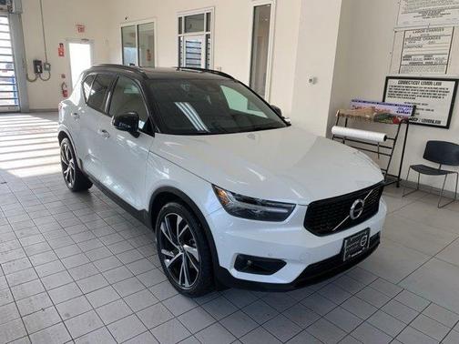 2021 Volvo XC40 T5 R-Design