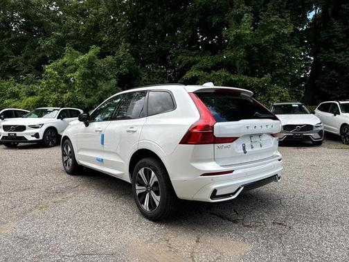 2025 Volvo XC60 Plug-In Hybrid T8 Plus