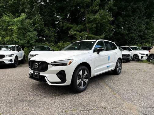 2025 Volvo XC60 Plug-In Hybrid T8 Plus