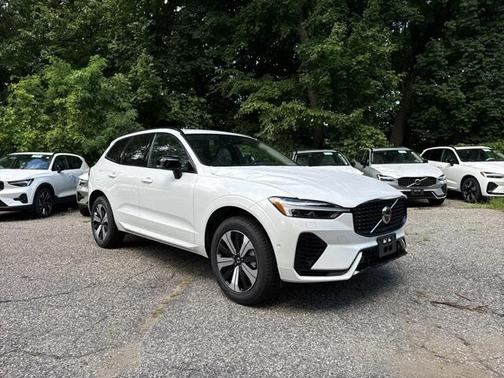 2025 Volvo XC60 Plug-In Hybrid T8 Plus