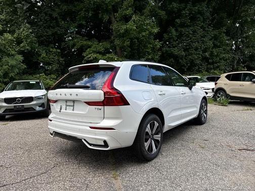 2025 Volvo XC60 Plug-In Hybrid T8 Plus