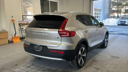 2023 Volvo XC40 B5 Plus Bright Theme