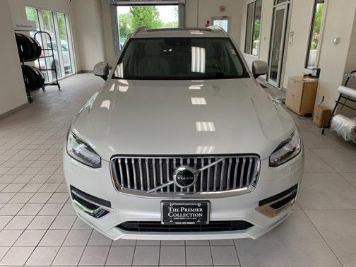 2022 Volvo XC90 T6 Inscription 7 Passenger