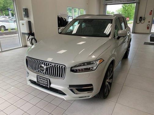 2022 Volvo XC90 T6 Inscription 7 Passenger
