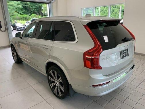 2022 Volvo XC90 T6 Inscription 7 Passenger