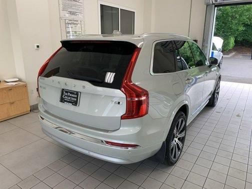 2022 Volvo XC90 T6 Inscription 7 Passenger