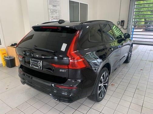 2025 Volvo XC60 B5 Plus