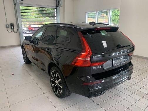 2025 Volvo XC60 B5 Plus