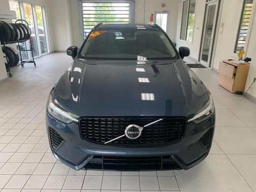 2025 Volvo XC60 B5 Plus