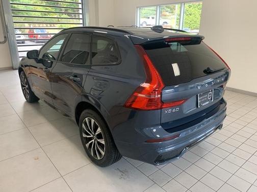 2025 Volvo XC60 B5 Plus