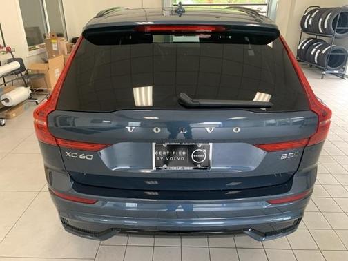 2025 Volvo XC60 B5 Plus