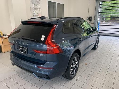 2025 Volvo XC60 B5 Plus