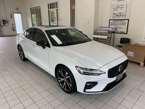 2025 Volvo S60 B5 Core