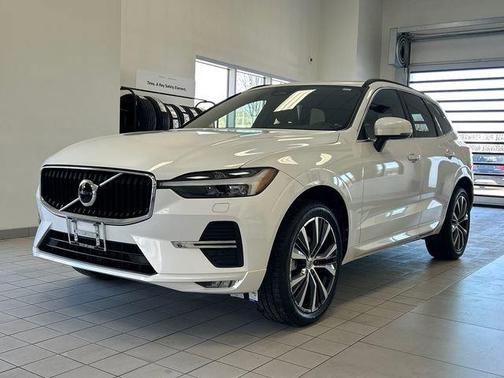 2022 Volvo XC60 B5 Momentum