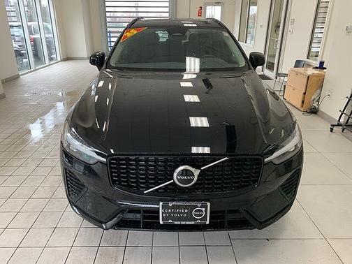 2025 Volvo XC60 Core