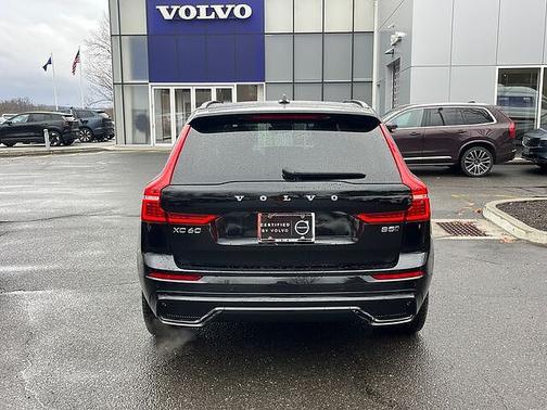 2025 Volvo XC60 Core