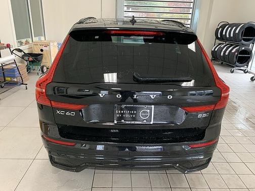 2025 Volvo XC60 Core