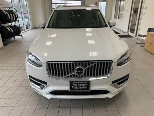 2025 Volvo XC90 Plug-In Hybrid T8 Core 7-Seater
