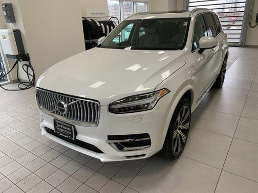 2025 Volvo XC90 Plug-In Hybrid T8 Core 7-Seater