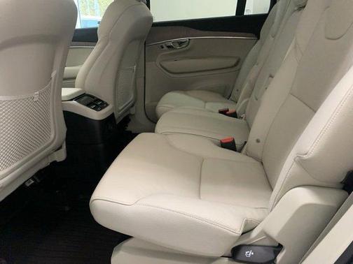 2025 Volvo XC90 Plug-In Hybrid T8 Core 7-Seater
