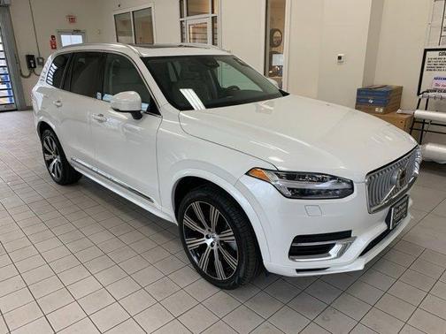 2025 Volvo XC90 Plug-In Hybrid T8 Core 7-Seater