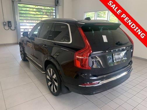 2023 Volvo XC90 Recharge Plug-In Hybrid T8 Ultimate Bright Theme 7-Seater