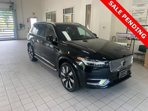 2023 Volvo XC90 Recharge Plug-In Hybrid T8 Ultimate Bright Theme 7-Seater