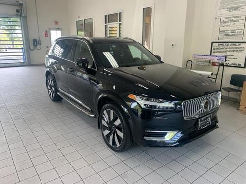 2023 Volvo XC90 Recharge Plug-In Hybrid T8 Ultimate Bright Theme 7-Seater