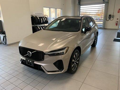 2025 Volvo XC60 B5 Plus