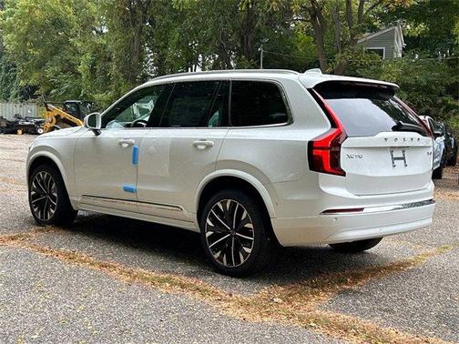2026 Volvo XC90 B6 Plus 7-Seater