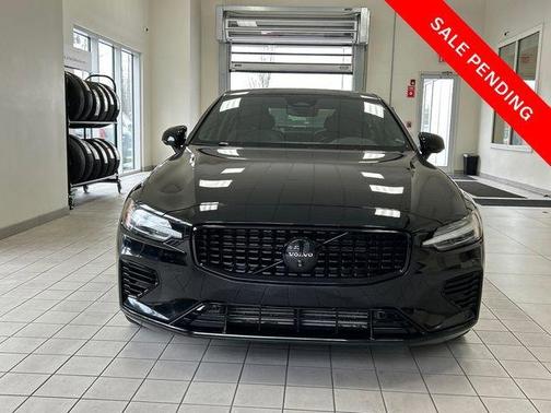 2024 Volvo S60 Recharge Plug-In Hybrid T8 Plus Black Edition