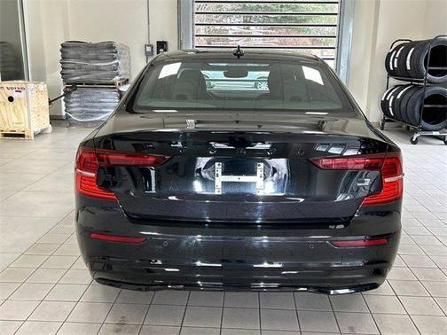 2024 Volvo S60 Recharge Plug-In Hybrid T8 Plus Black Edition