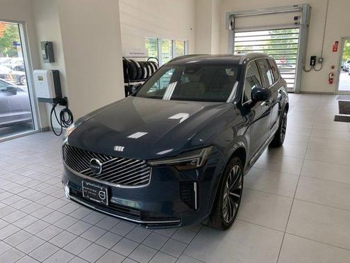 2025 Volvo XC90 B6 Plus 7-Seater