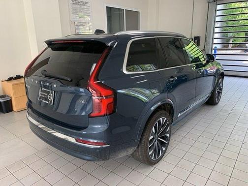 2025 Volvo XC90 B6 Plus 7-Seater