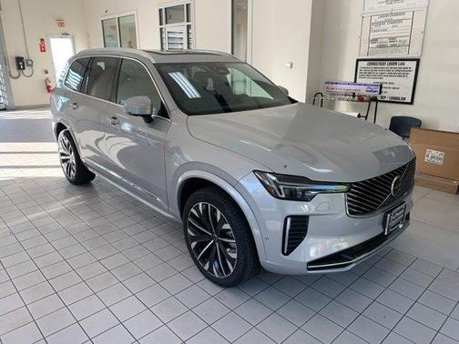 2025 Volvo XC90 B6 Plus 7-Seater