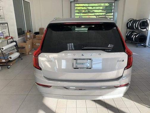 2025 Volvo XC90 B6 Plus 7-Seater