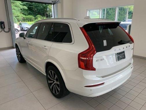 2023 Volvo XC90 B5 Core