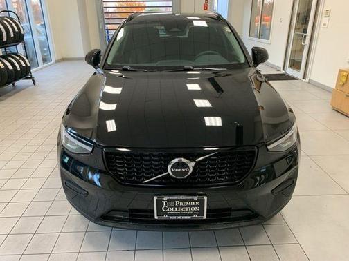 2026 Volvo XC40 B5 Core