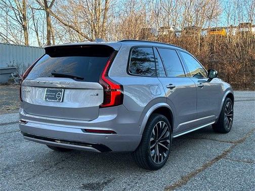 2026 Volvo XC90 B6 Ultra Dark Theme 7-Seater