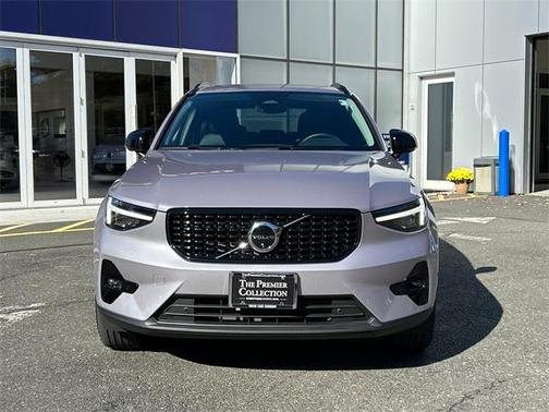 2026 Volvo XC40 B5 Plus