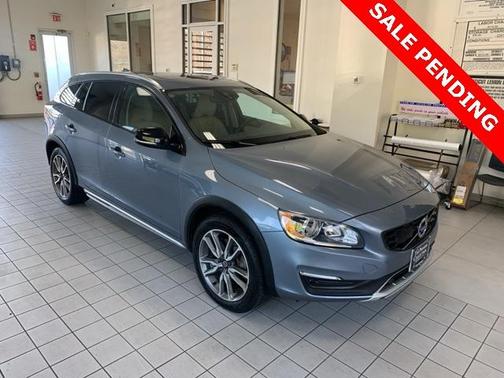2018 Volvo V60 Cross Country T5