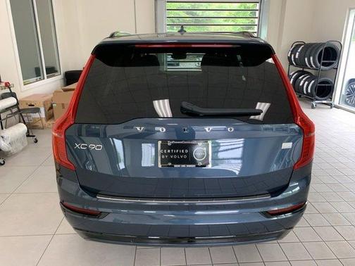 2023 Volvo XC90 Recharge Plug-In Hybrid T8 Plus Dark Theme 7 Passenger