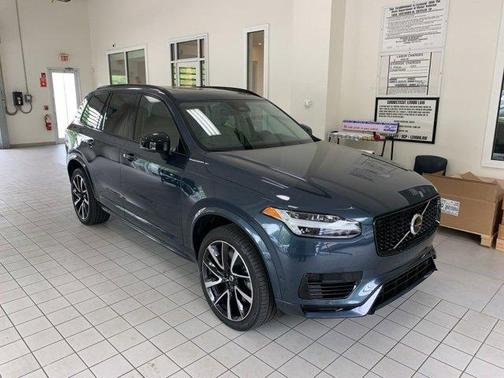 2023 Volvo XC90 Recharge Plug-In Hybrid T8 Plus Dark Theme 7 Passenger