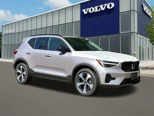 2026 Volvo XC40 B5 Plus