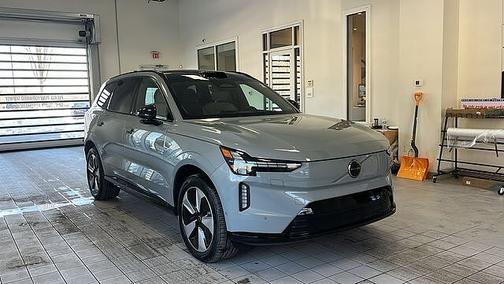 2025 Volvo EX90 Plus